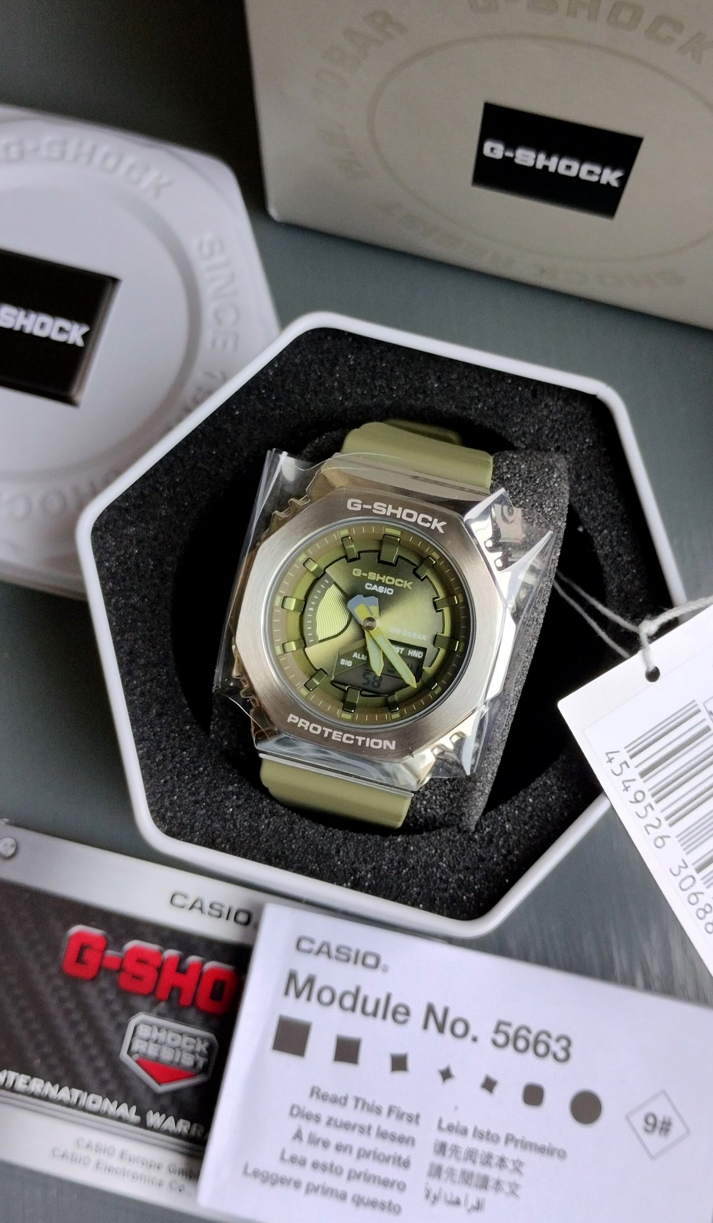 Casio G-Shock Classic Women's Watch Silver / Olive Green GM-S2100-3AER